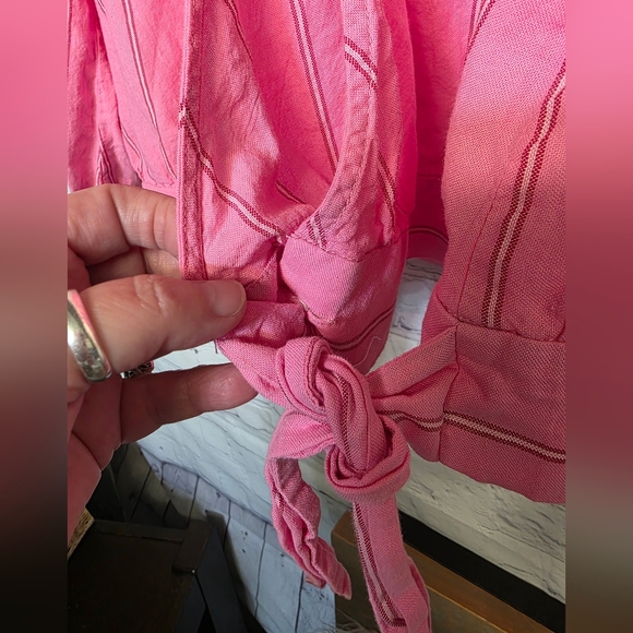 Madewell / Pink Crossover Wrap Blouse with Tie Detail - Picture 4 of 8